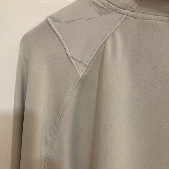 Under Armour fitted adjustable cow Nick pull over tan XXL reflective design - Picture 9 of 15
